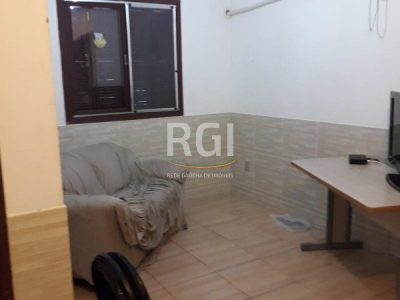 Casa à venda com 90m², 4 quartos, 3 vagas no bairro Cristal em Porto Alegre - Foto 11