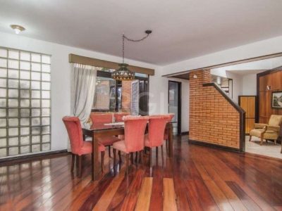 Casa à venda com 445m², 3 quartos, 3 suítes, 2 vagas no bairro Santana em Porto Alegre - Foto 10