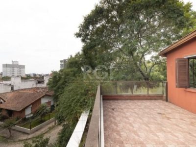 Cobertura à venda com 213m², 3 quartos, 1 suíte, 2 vagas no bairro Jardim Lindóia em Porto Alegre - Foto 4