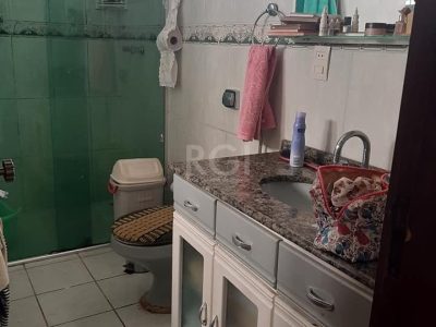 Casa à venda com 190m², 3 quartos, 3 vagas no bairro Medianeira em Porto Alegre - Foto 23