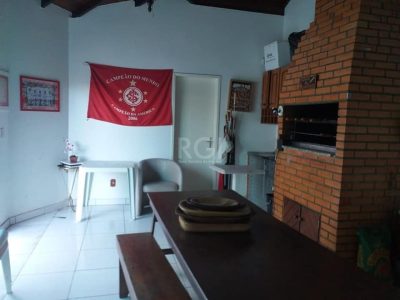 Casa à venda com 190m², 3 quartos, 3 vagas no bairro Medianeira em Porto Alegre - Foto 32