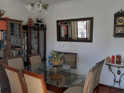 Casa à venda com 190m², 3 quartos, 3 vagas no bairro Medianeira em Porto Alegre - Foto 10