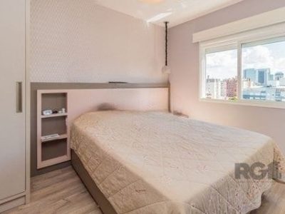 Apartamento à venda com 60m², 2 quartos, 1 suíte, 1 vaga no bairro Menino Deus em Porto Alegre - Foto 17