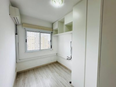 Apartamento à venda com 67m², 3 quartos, 1 suíte, 1 vaga no bairro Vila Ipiranga em Porto Alegre - Foto 5