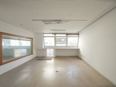 Conjunto/Sala à venda com 320m², 3 vagas no bairro Petrópolis em Porto Alegre - Foto 18