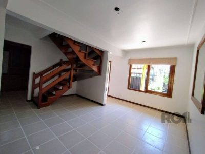 Casa à venda com 193m², 3 quartos, 1 suíte, 2 vagas no bairro Ipanema em Porto Alegre - Foto 3