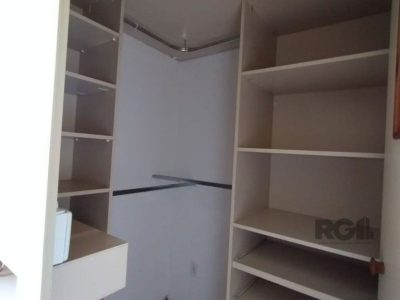 Casa à venda com 193m², 3 quartos, 1 suíte, 2 vagas no bairro Ipanema em Porto Alegre - Foto 10