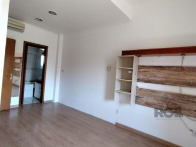 Casa à venda com 193m², 3 quartos, 1 suíte, 2 vagas no bairro Ipanema em Porto Alegre - Foto 14