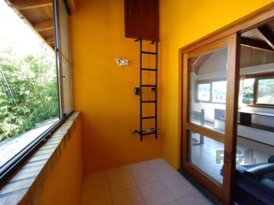 Casa à venda com 193m², 3 quartos, 1 suíte, 2 vagas no bairro Ipanema em Porto Alegre - Foto 24