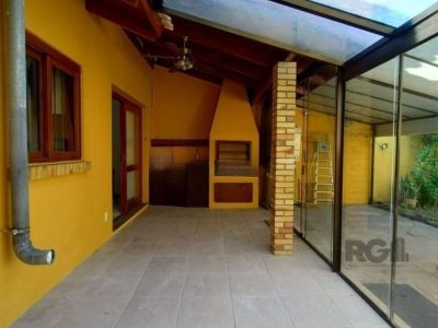 Casa à venda com 193m², 3 quartos, 1 suíte, 2 vagas no bairro Ipanema em Porto Alegre - Foto 25