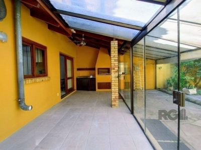 Casa à venda com 193m², 3 quartos, 1 suíte, 2 vagas no bairro Ipanema em Porto Alegre - Foto 26