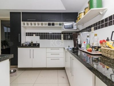 Apartamento à venda com 205m², 3 quartos, 1 suíte no bairro Rio Branco em Porto Alegre - Foto 10