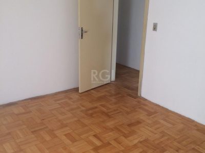 Apartamento à venda com 70m², 2 quartos no bairro Auxiliadora em Porto Alegre - Foto 2