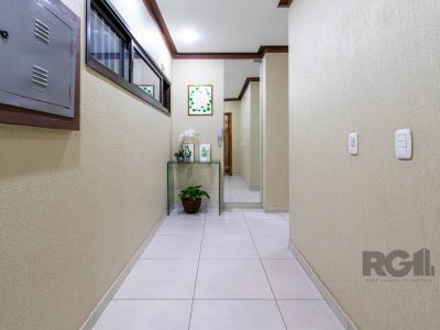 Apartamento à venda com 59m², 2 quartos, 1 vaga no bairro Partenon em Porto Alegre - Foto 2