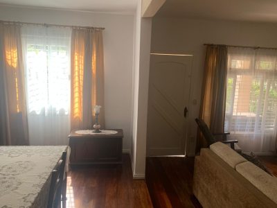 Casa à venda com 220m², 3 quartos, 2 suítes no bairro Ipanema em Porto Alegre - Foto 10