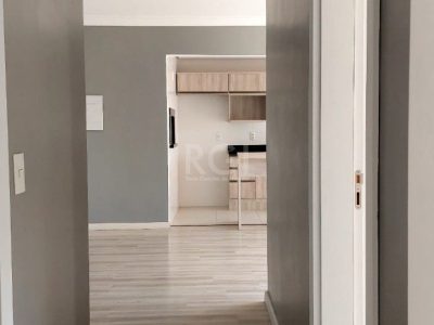 Apartamento à venda com 74m², 2 quartos, 1 suíte, 1 vaga no bairro Tristeza em Porto Alegre - Foto 11