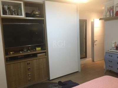 Casa à venda com 230m², 3 quartos, 3 suítes, 3 vagas no bairro Chácara das Pedras em Porto Alegre - Foto 21