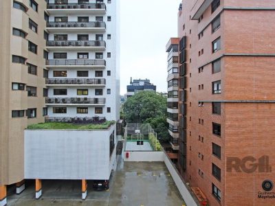 Apartamento à venda com 315m², 3 quartos, 1 suíte, 2 vagas no bairro Petrópolis em Porto Alegre - Foto 39