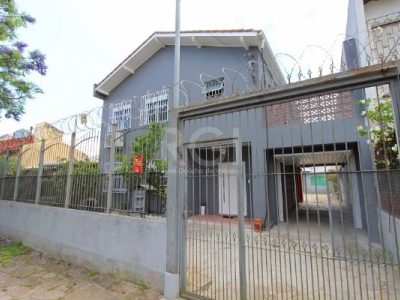 Casa à venda com 429m², 3 quartos, 1 suíte, 3 vagas no bairro Ipanema em Porto Alegre - Foto 44