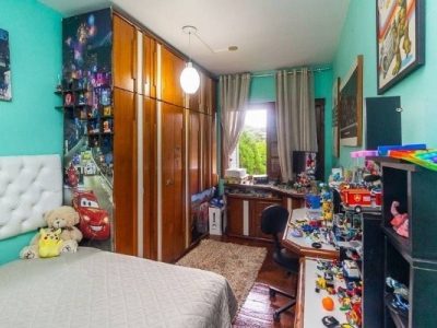 Casa à venda com 270m², 4 quartos, 1 suíte, 5 vagas no bairro Ipanema em Porto Alegre - Foto 19