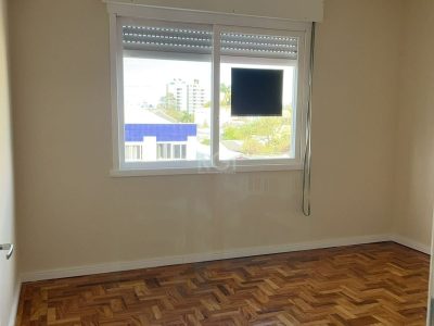 Apartamento à venda com 57m², 2 quartos no bairro Passo d'Areia em Porto Alegre - Foto 6