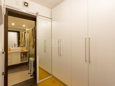 Casa à venda com 500m², 4 quartos, 1 suíte, 2 vagas no bairro Tristeza em Porto Alegre - Foto 29