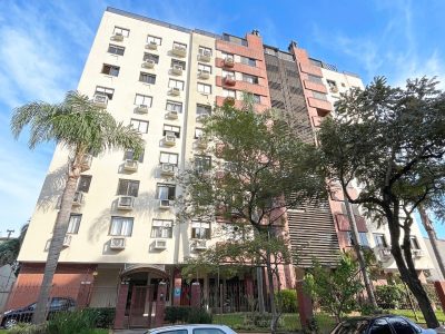 Apartamento à venda com 79m², 3 quartos, 1 suíte, 1 vaga no bairro Menino Deus em Porto Alegre - Foto 2