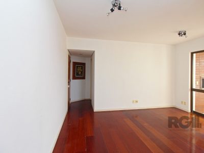 Apartamento à venda com 79m², 3 quartos, 1 suíte, 1 vaga no bairro Menino Deus em Porto Alegre - Foto 5