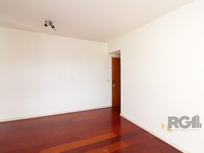 Apartamento à venda com 79m², 3 quartos, 1 suíte, 1 vaga no bairro Menino Deus em Porto Alegre - Foto 7