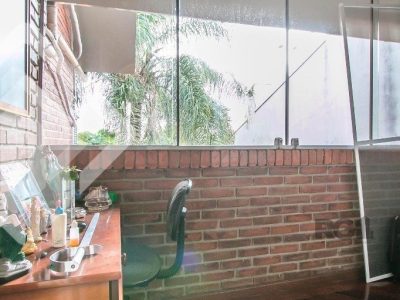 Casa à venda com 397m², 3 quartos, 1 suíte, 4 vagas no bairro Jardim Itu em Porto Alegre - Foto 25