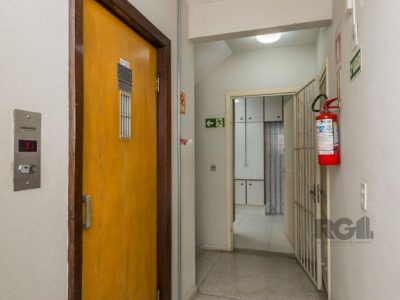 Apartamento à venda com 126m², 3 quartos, 1 suíte, 1 vaga no bairro Bom Fim em Porto Alegre - Foto 35