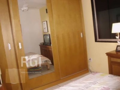 Apartamento à venda com 90m², 3 quartos, 1 vaga no bairro Partenon em Porto Alegre - Foto 3