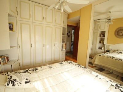 Apartamento à venda com 121m², 3 quartos, 1 suíte, 2 vagas no bairro Petrópolis em Porto Alegre - Foto 13