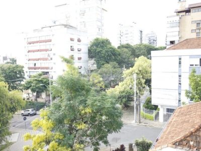 Apartamento à venda com 121m², 3 quartos, 1 suíte, 2 vagas no bairro Petrópolis em Porto Alegre - Foto 16