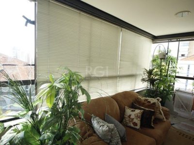 Apartamento à venda com 121m², 3 quartos, 1 suíte, 2 vagas no bairro Petrópolis em Porto Alegre - Foto 7