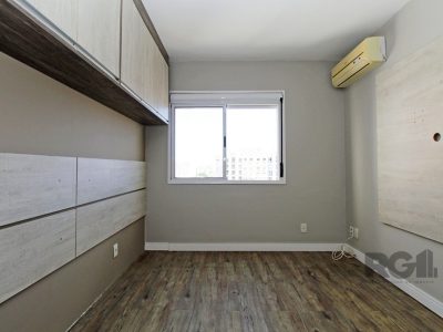 Apartamento à venda com 65m², 2 quartos, 1 suíte, 1 vaga no bairro Vila Ipiranga em Porto Alegre - Foto 14