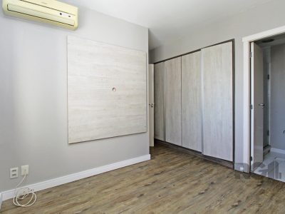 Apartamento à venda com 65m², 2 quartos, 1 suíte, 1 vaga no bairro Vila Ipiranga em Porto Alegre - Foto 16