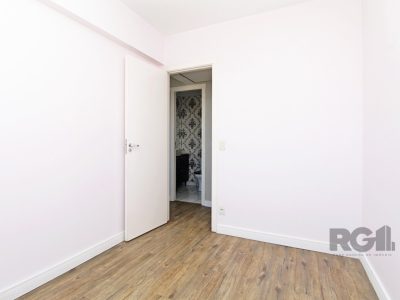 Apartamento à venda com 65m², 2 quartos, 1 suíte, 1 vaga no bairro Vila Ipiranga em Porto Alegre - Foto 19