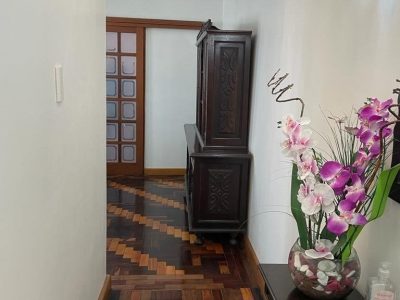 Apartamento à venda com 134m², 3 quartos, 1 suíte no bairro Bom Fim em Porto Alegre - Foto 2