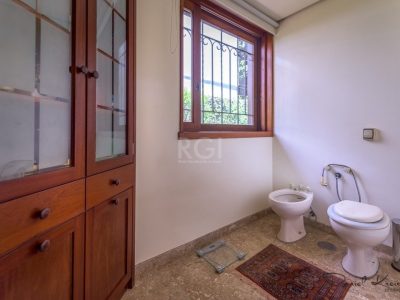 Casa à venda com 418m², 5 quartos, 1 suíte, 6 vagas no bairro Tristeza em Porto Alegre - Foto 15