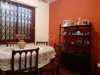 Casa à venda com 130m², 4 quartos no bairro Santa Tereza em Porto Alegre - Foto 2