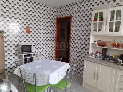 Casa à venda com 130m², 4 quartos no bairro Santa Tereza em Porto Alegre - Foto 4