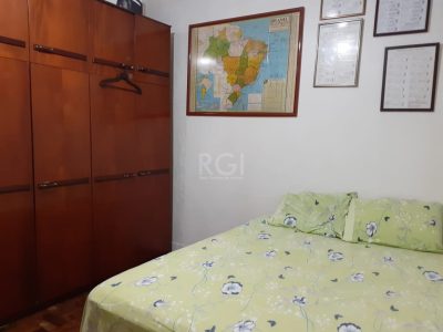 Casa à venda com 360m², 3 quartos, 1 suíte, 4 vagas no bairro Santana em Porto Alegre - Foto 13