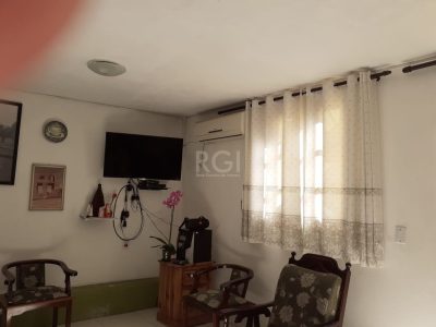 Casa à venda com 360m², 3 quartos, 1 suíte, 4 vagas no bairro Santana em Porto Alegre - Foto 5