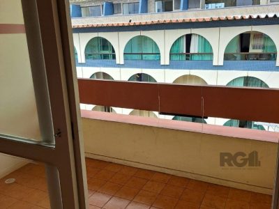 Apartamento à venda com 97m², 3 quartos, 1 vaga no bairro Centro em Capão da Canoa - Foto 2