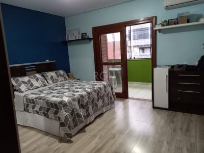 Casa à venda com 170m², 3 quartos, 1 suíte, 2 vagas no bairro Jardim Lindóia em Porto Alegre - Foto 10