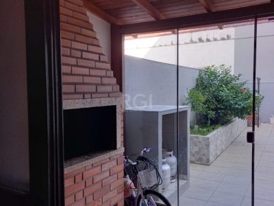 Casa à venda com 170m², 3 quartos, 1 suíte, 2 vagas no bairro Jardim Lindóia em Porto Alegre - Foto 6