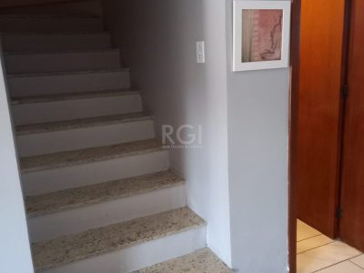 Casa à venda com 170m², 3 quartos, 1 suíte, 2 vagas no bairro Jardim Lindóia em Porto Alegre - Foto 9