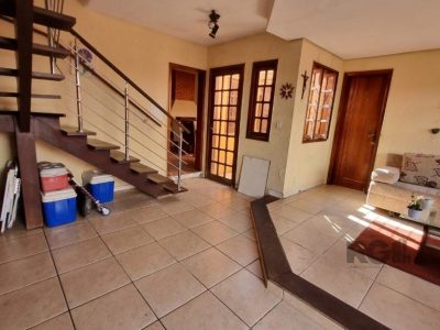 Casa à venda com 228m², 5 quartos, 1 suíte, 3 vagas no bairro Partenon em Porto Alegre - Foto 21