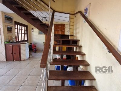 Casa à venda com 228m², 5 quartos, 1 suíte, 3 vagas no bairro Partenon em Porto Alegre - Foto 30